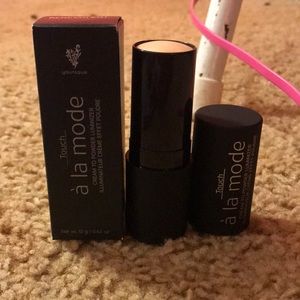 younique highlighter // luminizer